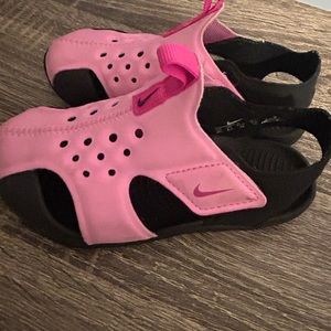 Nike Sunray Protect size 9